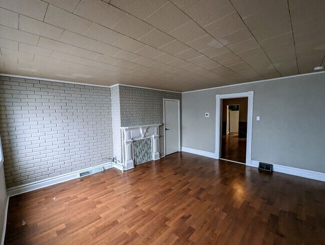 Photo - Large 3 Bedroom with City Views