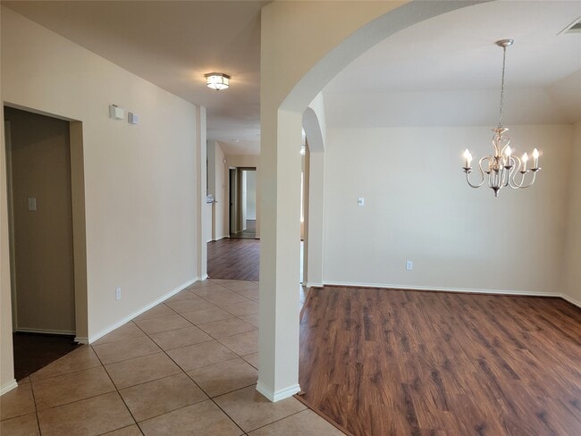 Building Photo - 2734 Troy Dr Rental