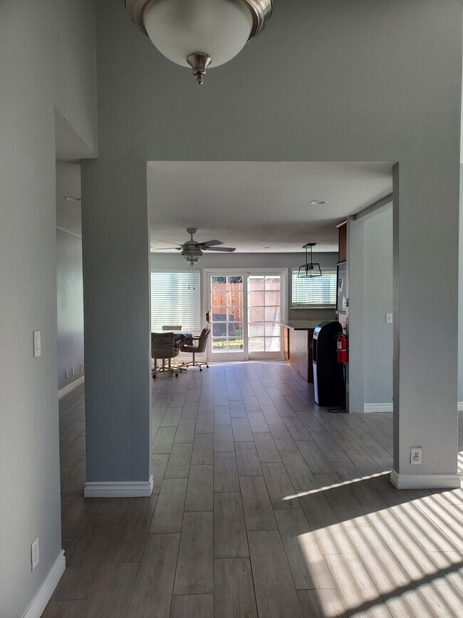 Photo - 336 Nueve Ct