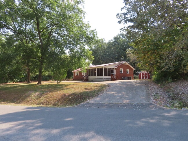 Photo - 298 Lafayette Rd