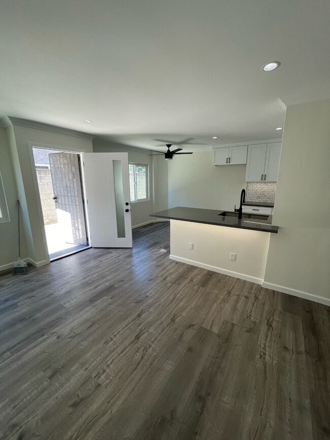 Photo - 5743 Klump Ave