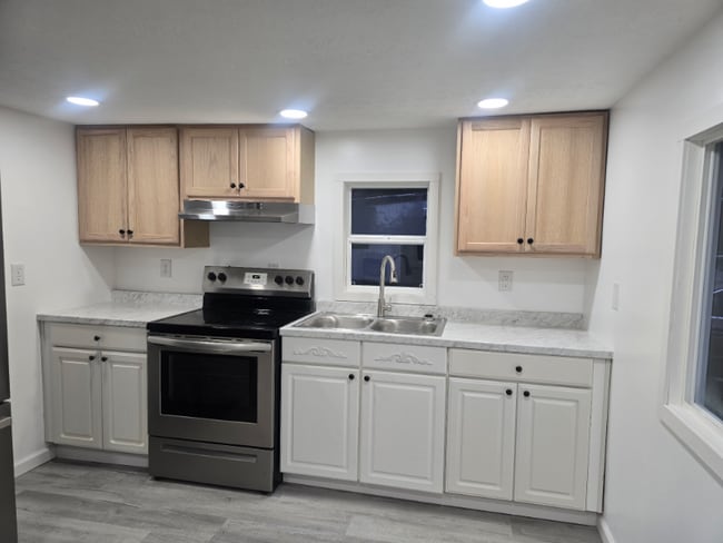 Photo - 304 Townsend Dr