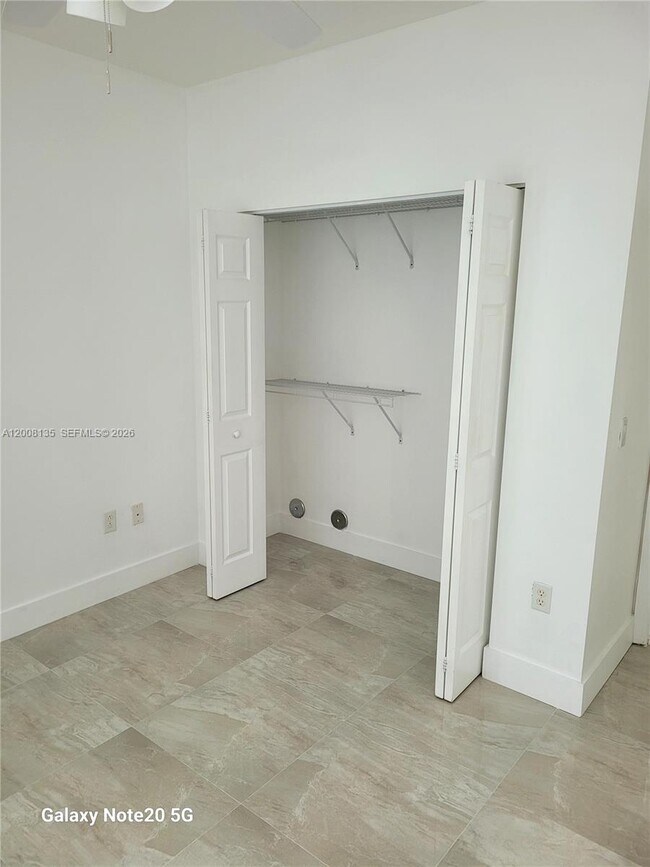 Building Photo - 2451 Centergate Dr Unit 301