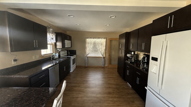 Photo - 3 Bed 1.5 Bath Near Lake Michigan