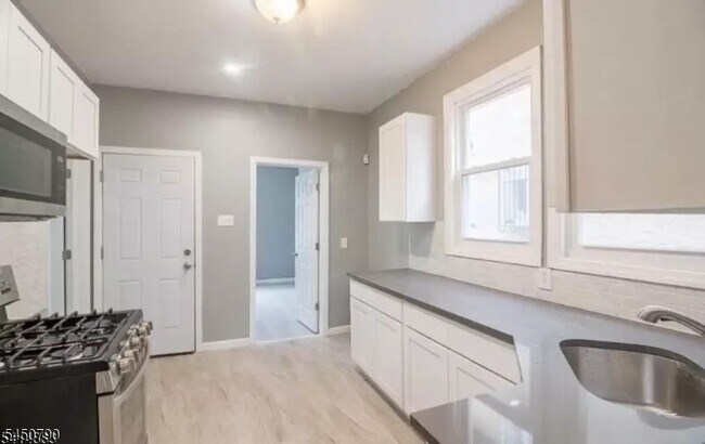 Photo - 127 Brookwood St