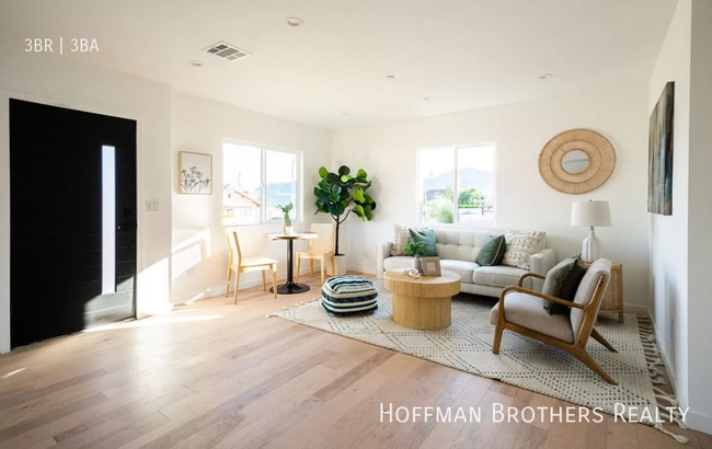 Photo - 2681 Roseview Ave