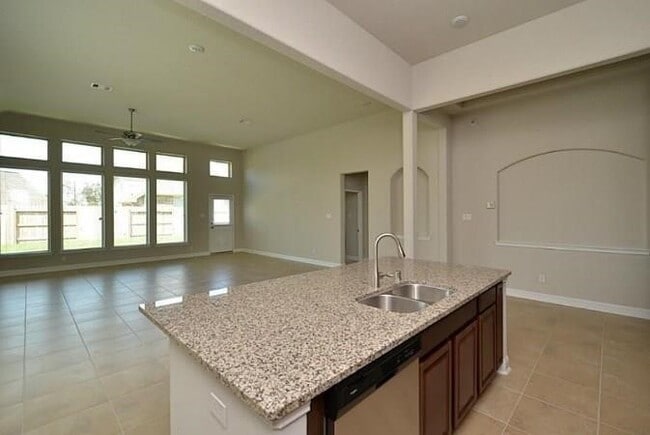 Photo - 16911 Lady Bird Lake Ct