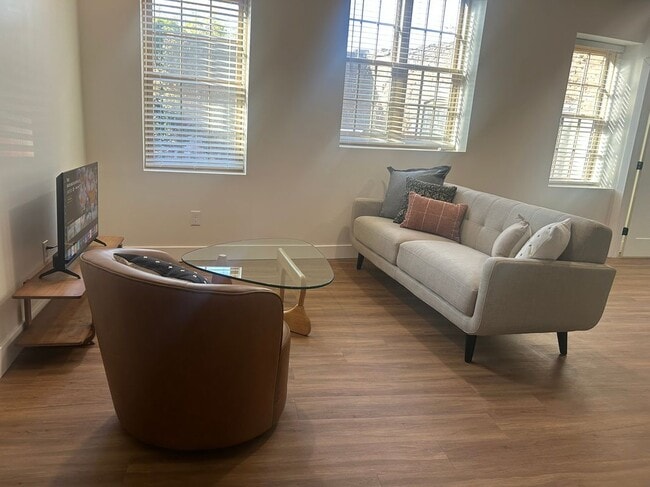 Building Photo - 110 Hotel St