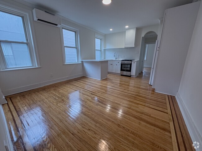 Building Photo - 1223 N Franklin St Rental