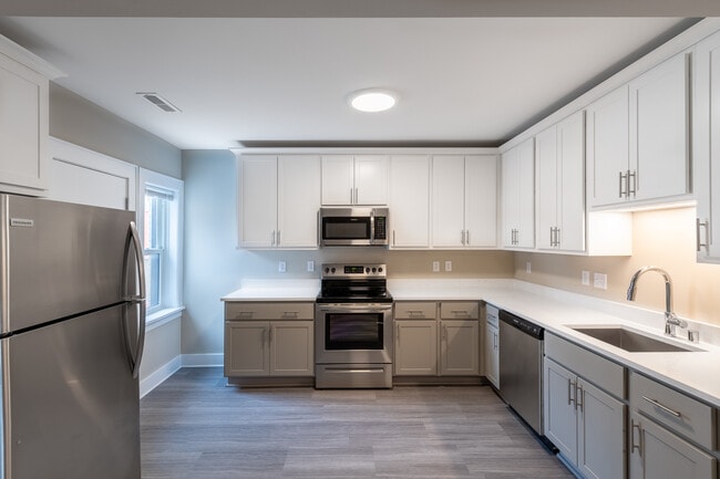 Photo - 2571 S Kinnickinnic Ave Unit 201