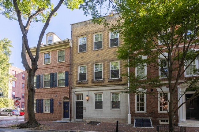 Small well maintained building - 317 6th S St Unidad 3R