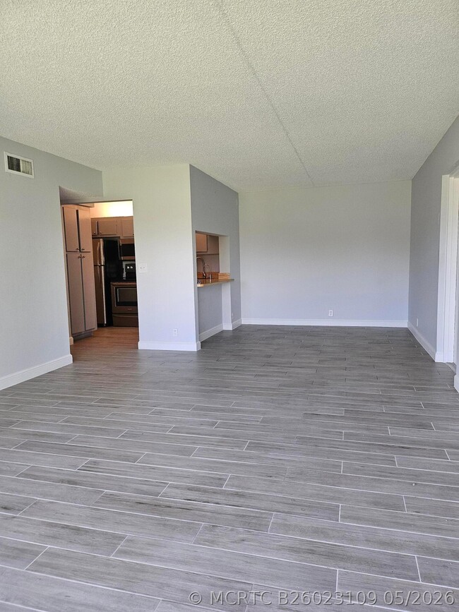 811 Sky Pine Way Unit F2