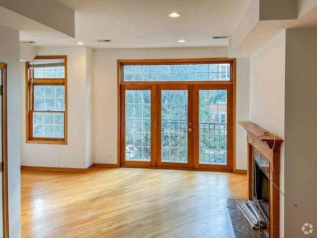 Building Photo - 2714 N Wayne Ave Unit 2714-2 Rental