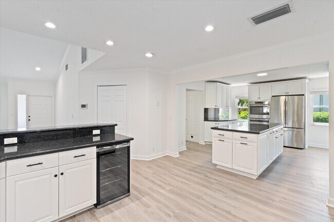 Photo - 1375 NW 16th St