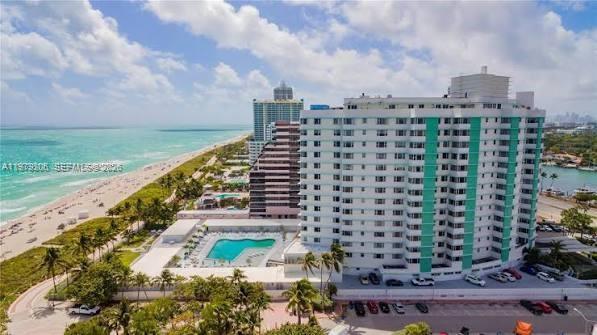 Building Photo - 5255 Collins Ave Unit 7B