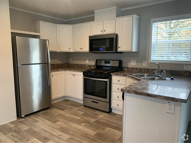 Building Photo - 78 Mulberry St Rental