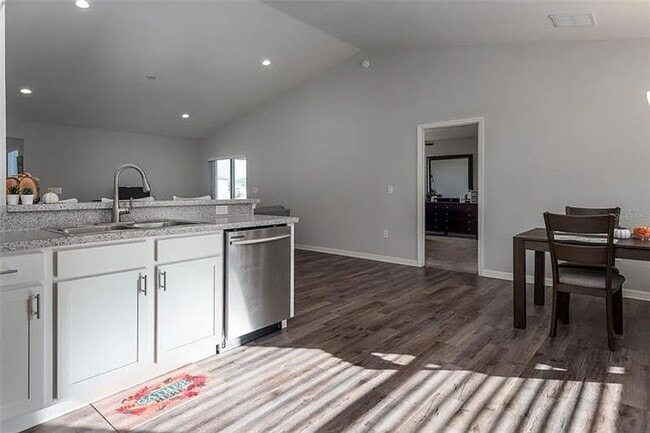 Photo - Gorgeous Three Bedroom in Towne Park Estates