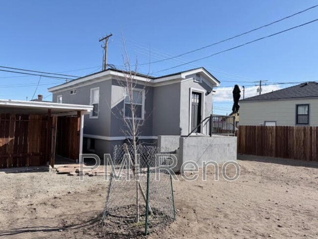 Photo - 613 E 2nd St