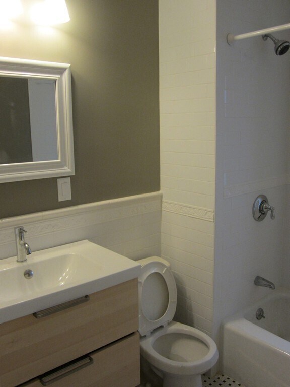 Photo - 6 Centre St Unit 1