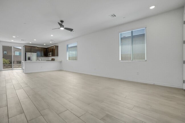 Photo - MULTI-GENERATIONAL New Build Home with En Suite In Skye Canyon!