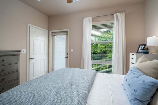 Photo - 600 13th St E Unidad 342