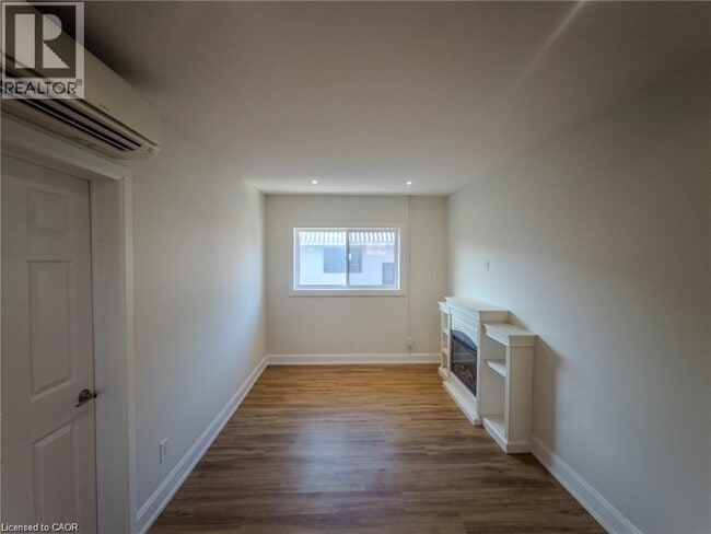 Photo - 540 King St E Unit C7