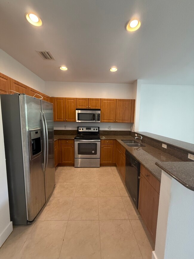 Building Photo - 2816 SW 83rd Ave Rental