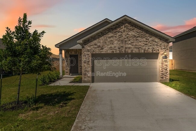 Building Photo - 10219 Pine River Dr