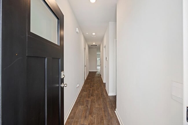 Photo - 830 Lilyford Ln