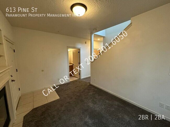 Photo - 613 E Pine Ave