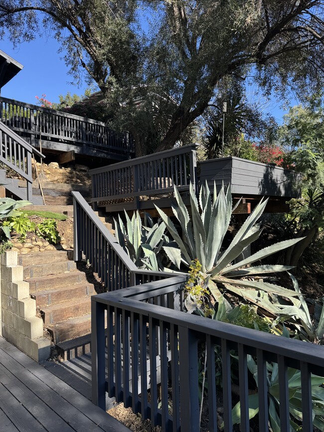 Building Photo - 5924 Hayes Ave