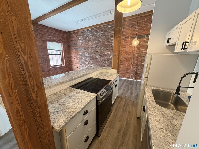 Photo - 222 Williams St E Unit APT 402