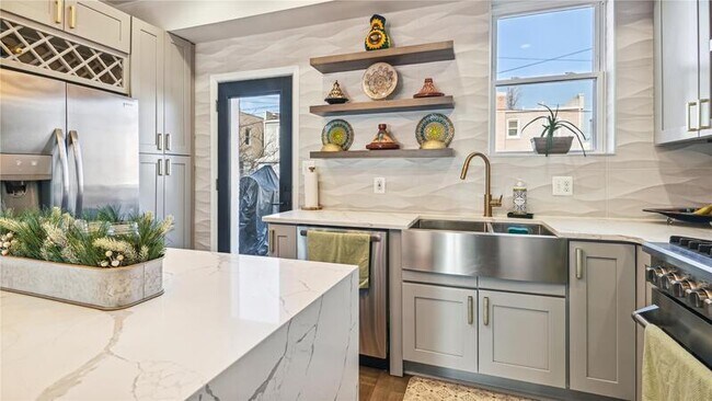 Photo - 717 Rittenhouse St NW