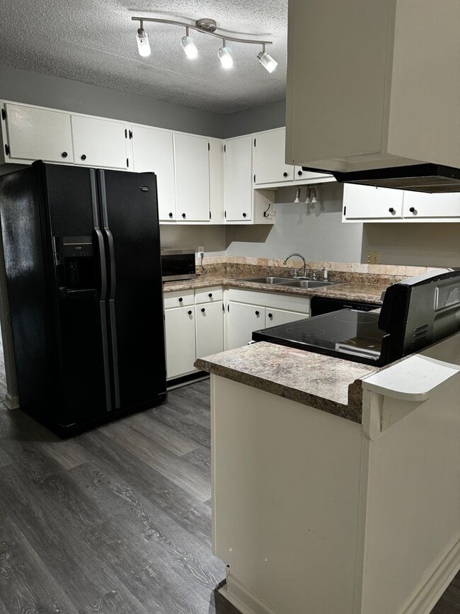 Photo - Charming 2/2 Condo Blocks from Baylor Campus! Unit 7