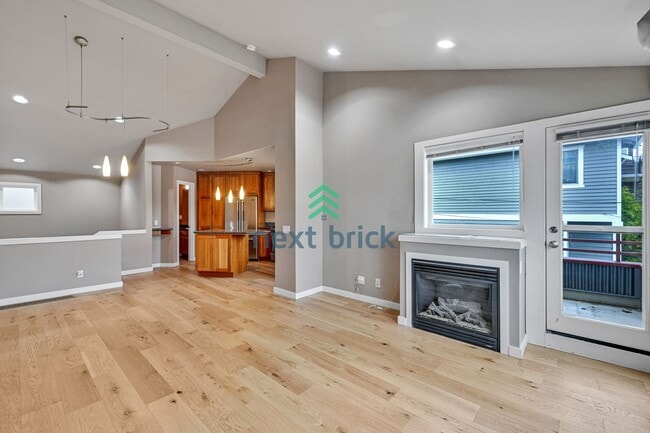 Photo - 2 Bed 2.5 Bath Townhome for Rent