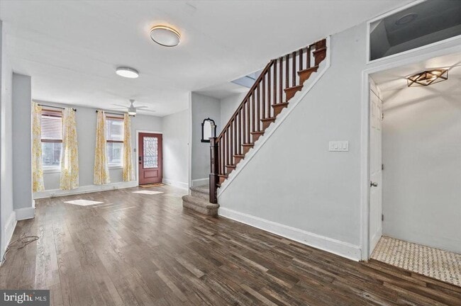 Photo - 1039 W Russell St