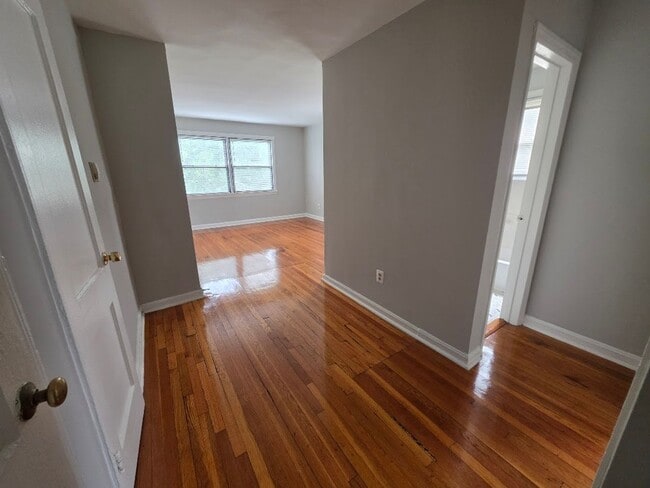 Photo - 429 Burbank St SE Unit 4