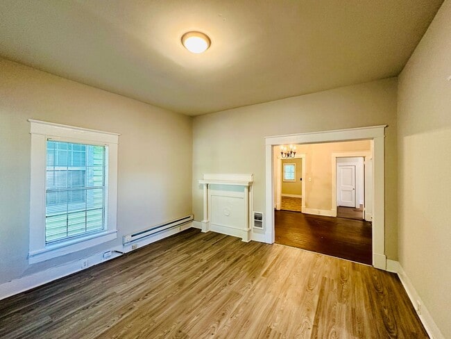 Photo - DOWNTOWN - 2 Bedroom - MOVE IN SPECIAL $50...