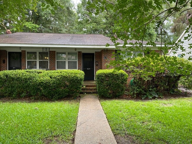 WS- 825/827 INGLESIDE DR - WS- 825/827 INGLESIDE DR Apartment Unit 825 INGLESIDE DR