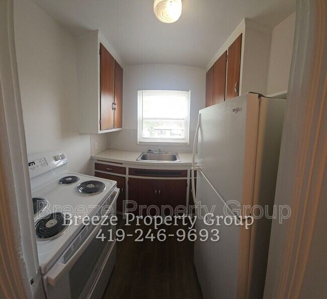 Photo - 2445 W Bancroft St