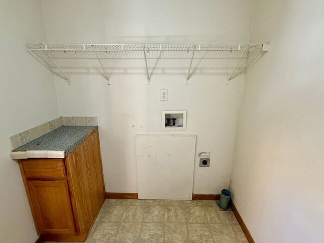 Photo - 3 Bed 2 Bath Duplex in Milliken with Overs...