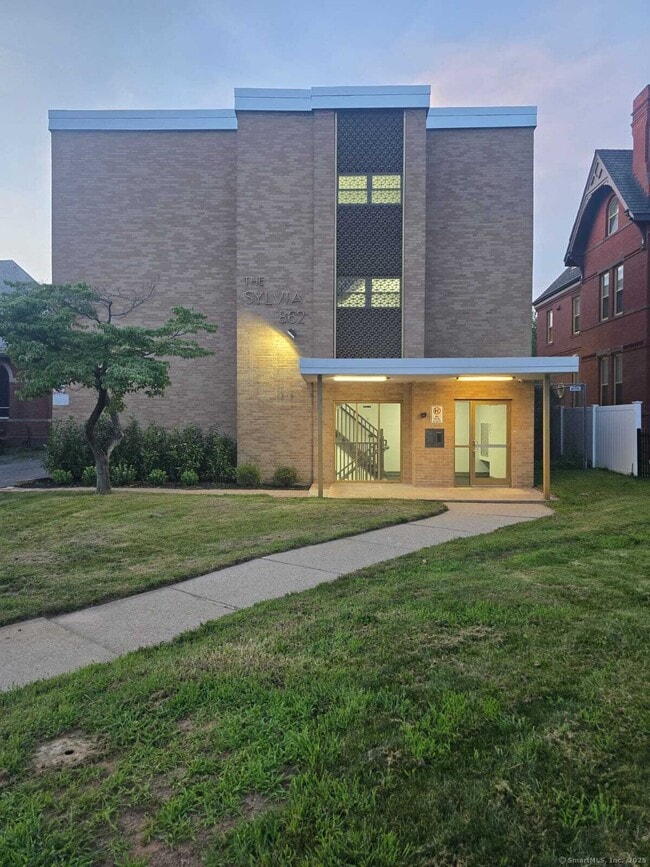 Building Photo - 862 Asylum Ave Rental