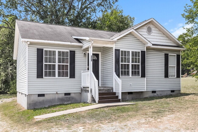 Photo - 330 W Holt St