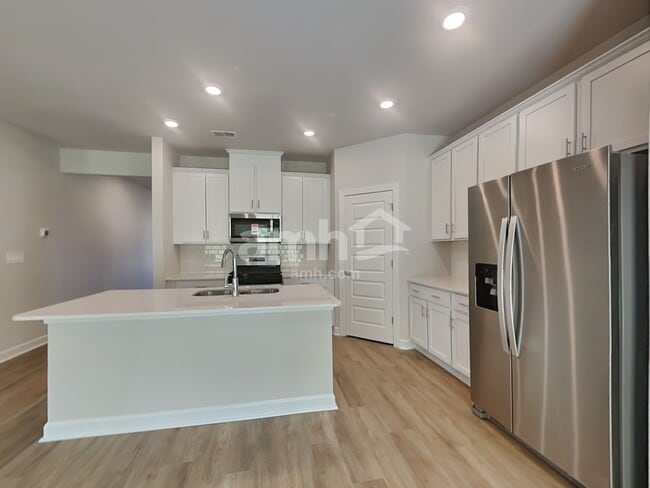 Photo - 202 Granby Trl