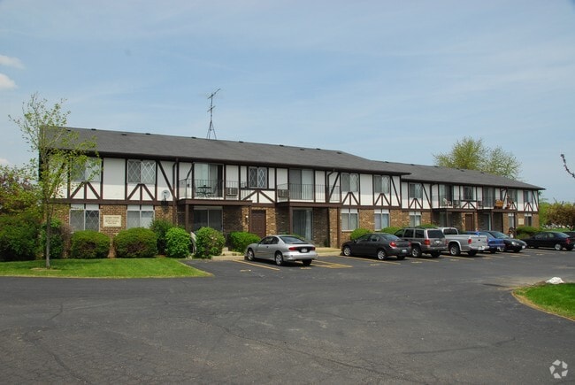 Camelot Apartments - Camelot Apartments
