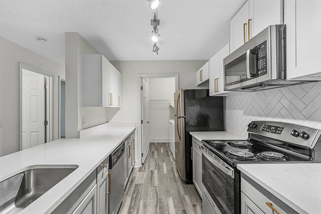 Building Photo - Avana Lake Lynn Rental