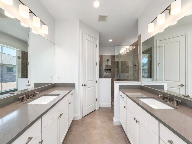 Photo - Lake View attached villa 2 bed/2 bath and a den