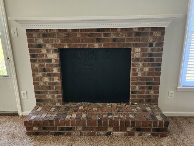 Photo - 210 Rivershore Dr