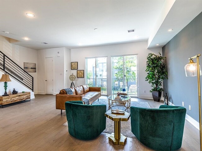 Photo - 1236 W 25th St
