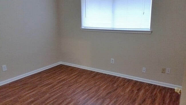 Photo - 430 Mistywood Dr